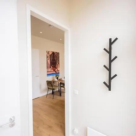 Elegant 2 Bedroom Serviced 54m2 -mst40e- Vakantiehuis