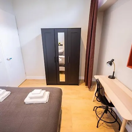 Vakantiehuis Elegant 2 Bedroom Serviced 54m2 -mst40e-